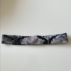 Black and Gray Patterned Headband